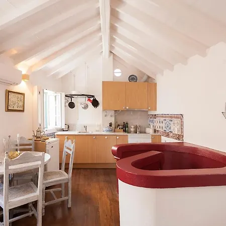 Апартаменты Principe Real Swoonworthy, Pristine, 1br *